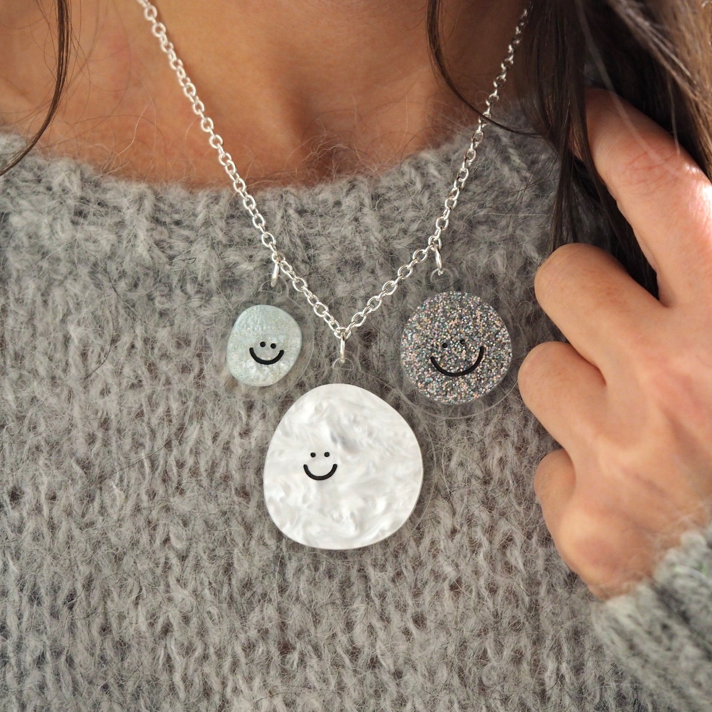 Happy Blob Necklace - Glittery whites