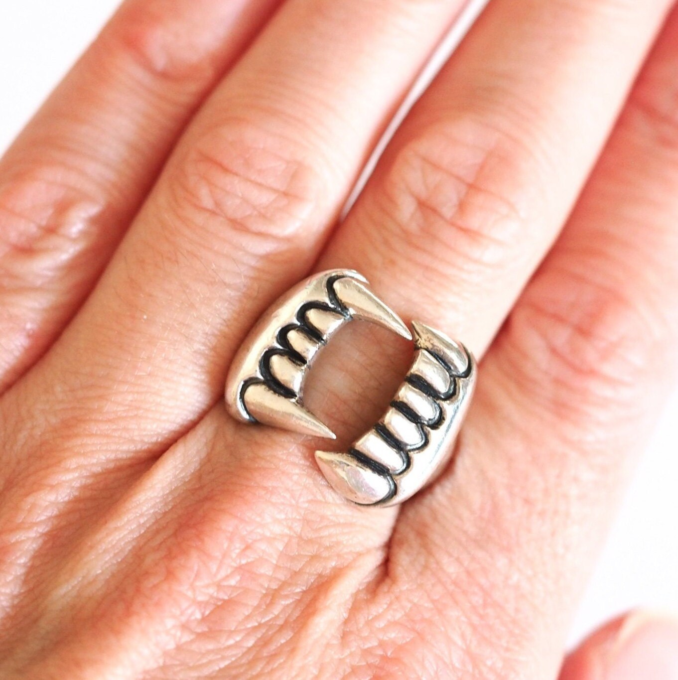 Fangs Ring Silver