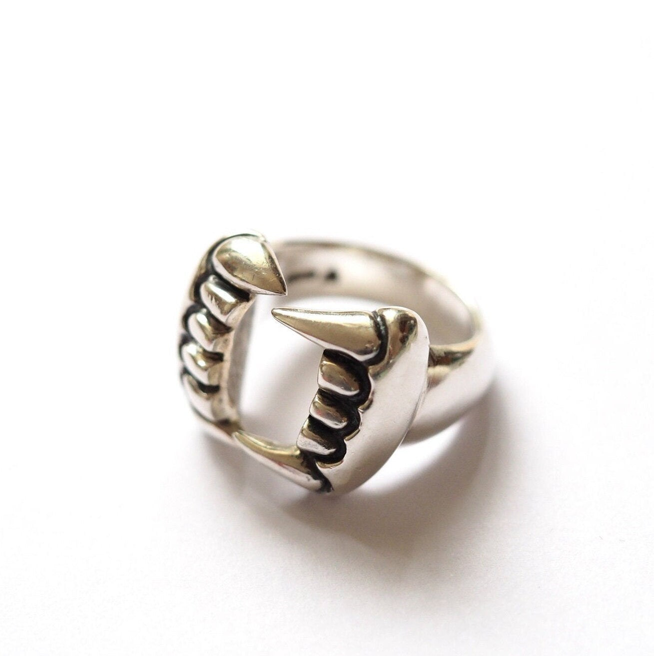 Fangs Ring Silver