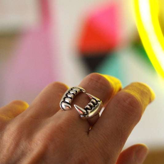 Fangs Ring Silver