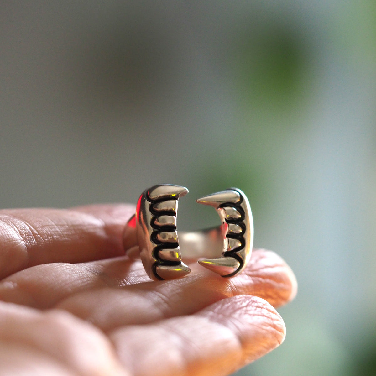 Fangs Ring Silver