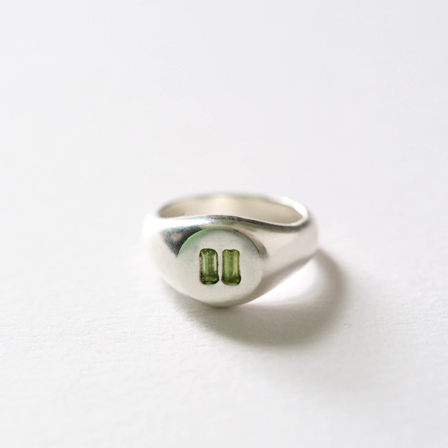 Pause Ring in Peridot