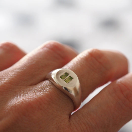 Pause Ring in Peridot